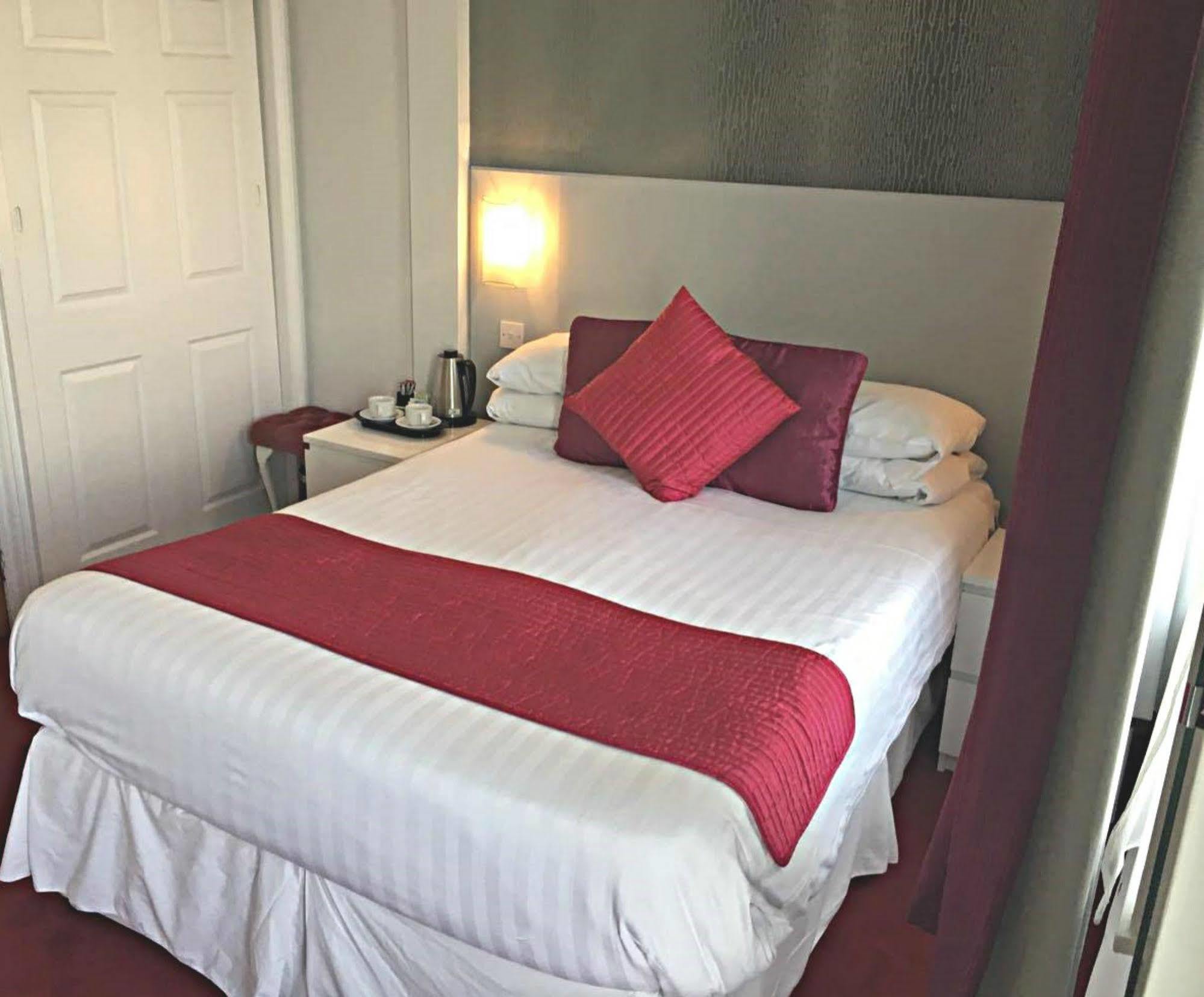 Harrow Lodge Hotel แชงคลิน ภายนอก รูปภาพ
