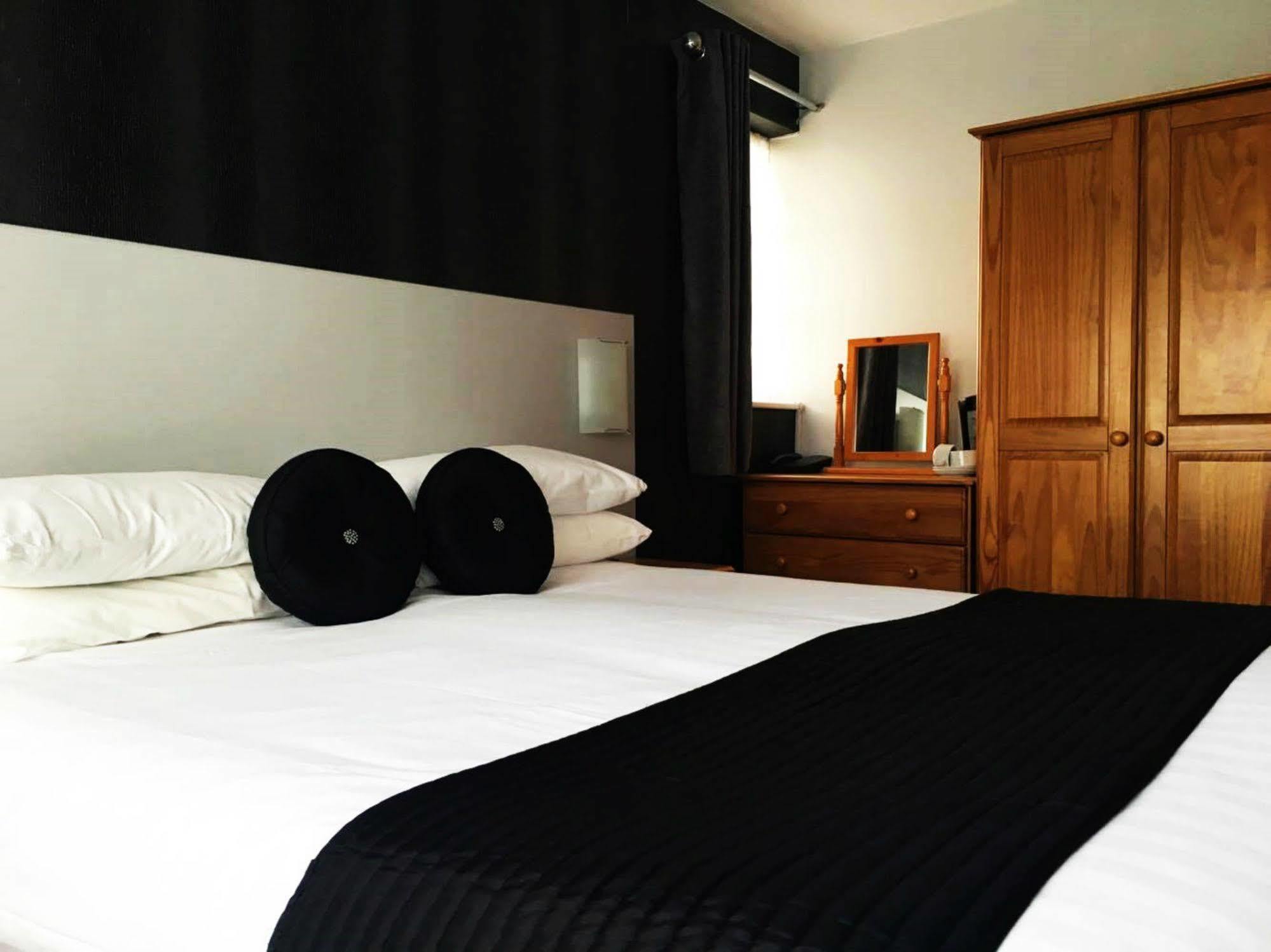 Harrow Lodge Hotel แชงคลิน ภายนอก รูปภาพ